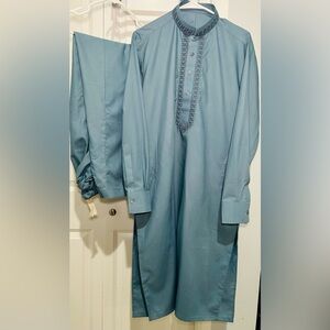Elegant Blue Long-Sleeve Tunic